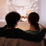 Couple qui regarde un film