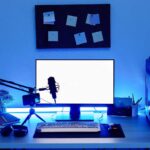 Bureau de gamer avec un micro pour le streaming