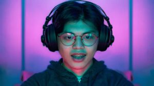 Gamer en pleine partie de jeu